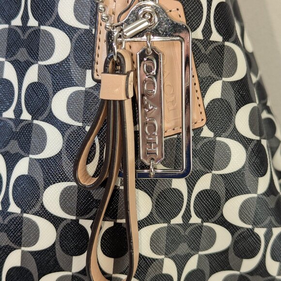Coach Park Metro Dream C tote bag. EUC! - Picture 8 of 10